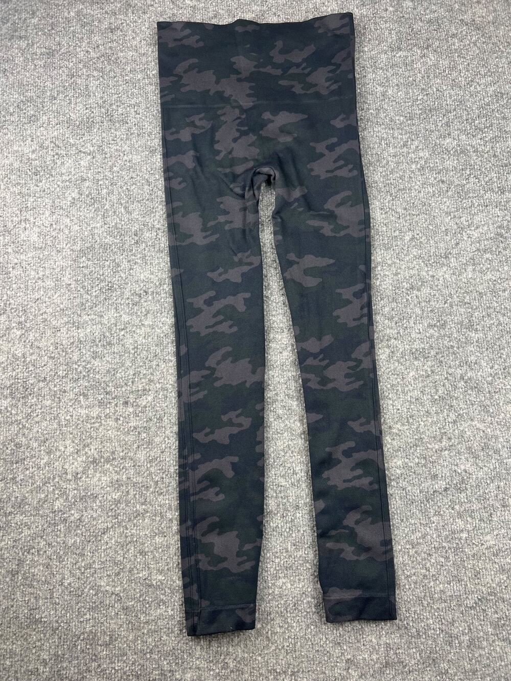 SPANX Look at Me Now Seamless Leggings in Heather Small Camo High Waisted #830